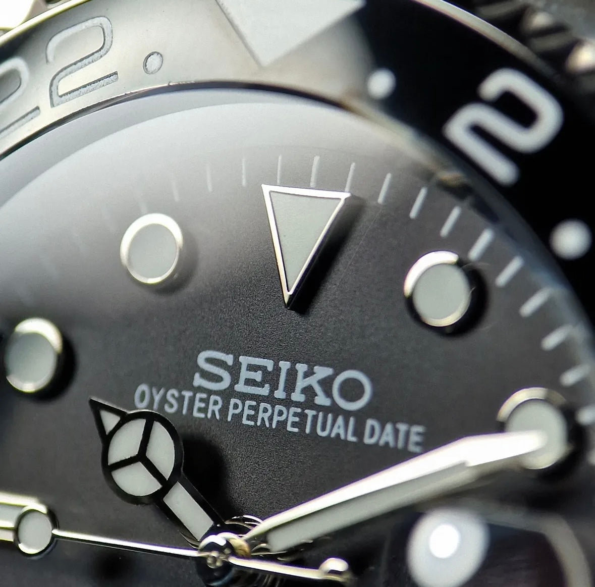 SEIKOGMT BRUCE WAYNE MEN'S MOD WATCH